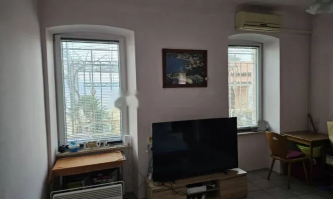 Недвижимость Однокомнатная квартира, центр: 2