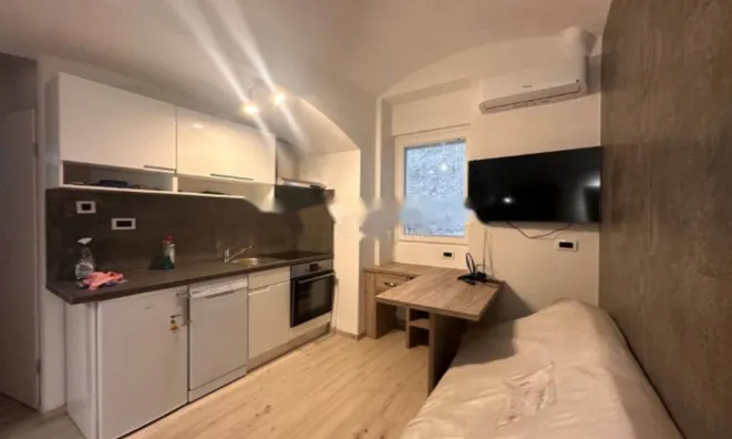 Недвижимость Четырехкомнатная квартира: 1