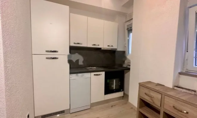 Недвижимость Четырехкомнатная квартира: 6