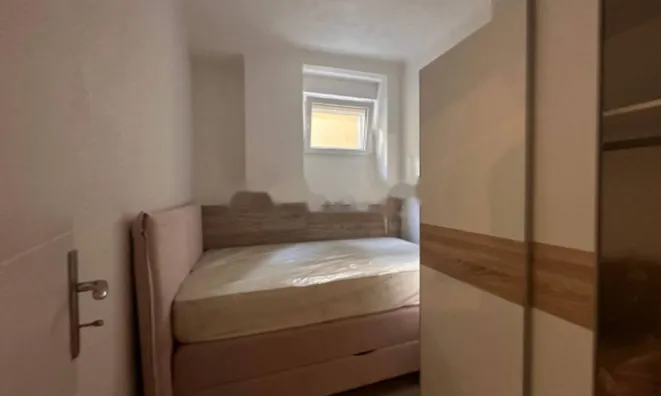 Недвижимость Четырехкомнатная квартира: 9