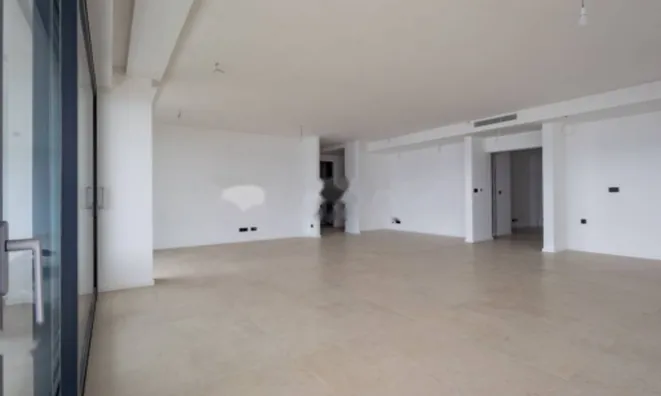 Недвижимость Четырехкомнатная квартира в центре: 5