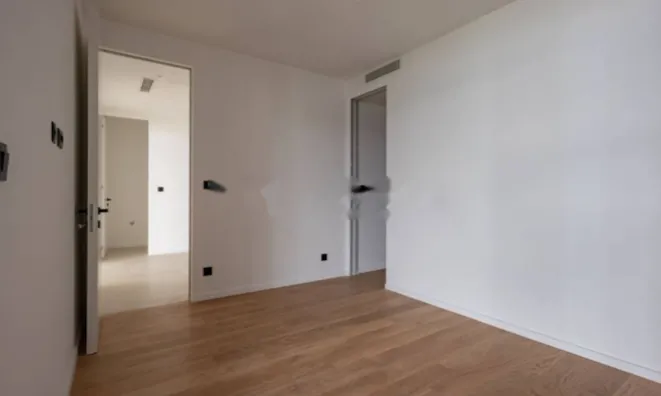 Недвижимость Четырехкомнатная квартира в центре: 7