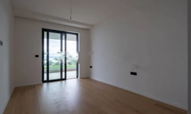 Недвижимость Четырехкомнатная квартира в центре: 10