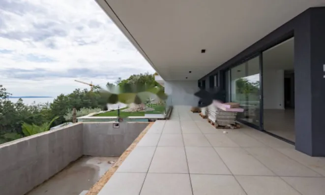 Недвижимость Четырехкомнатная квартира в центре: 12