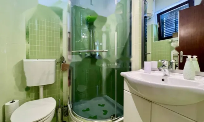 Недвижимость Четырехкомнатная квартира : 8