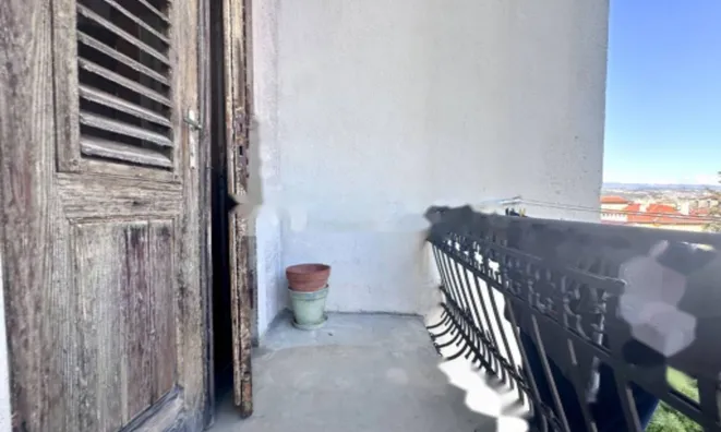 Недвижимость Трёхкомнатная квартира, Центр: 5