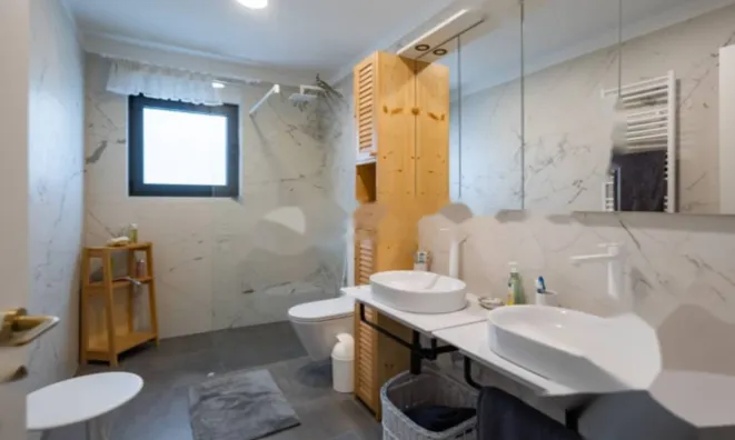 Недвижимость Четырехкомнатная квартира: 20