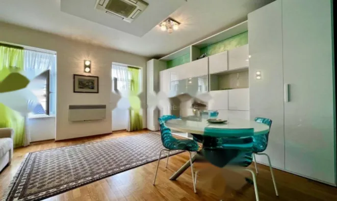 Недвижимость Двухкомнатная квартира в центре Опатии: 2