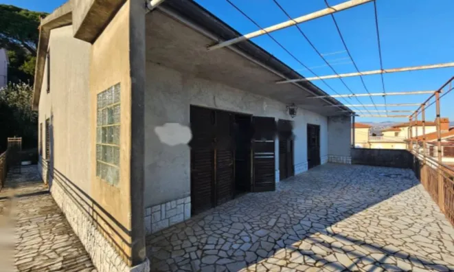 Недвижимость Семейный дом 280 м², Центр: 5