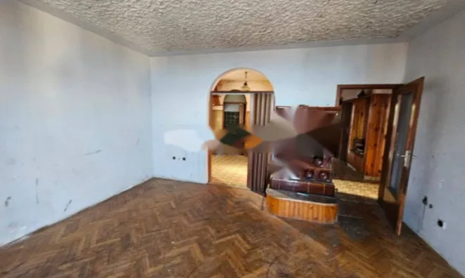 Недвижимость Семейный дом 280 м², Центр: 14