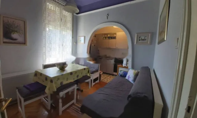 Недвижимость Двухкомнатная квартира, центр: 4