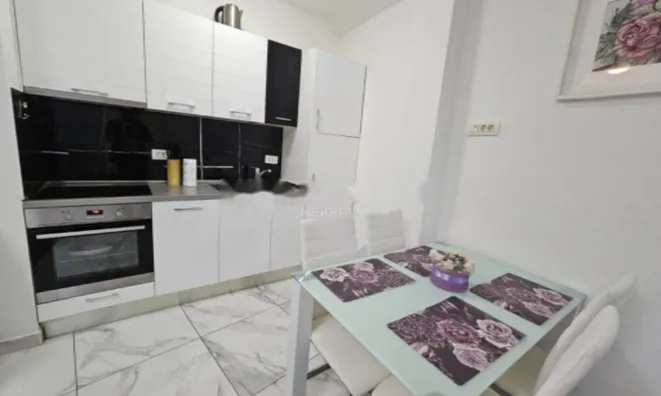 Недвижимость Двухкомнатная квартира Центр: 3