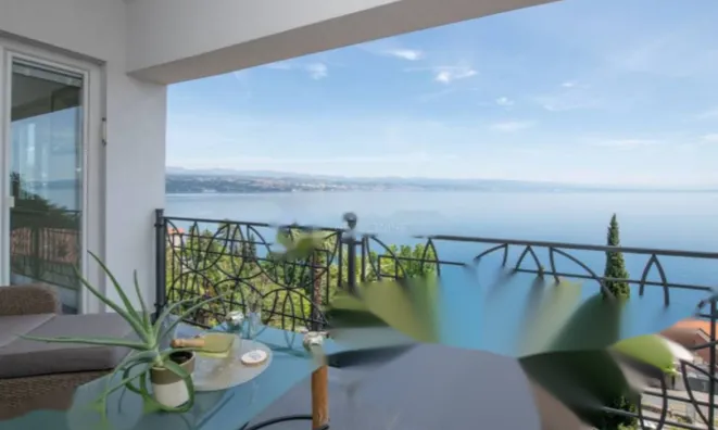 Недвижимость Четырехкомнатная квартира в центре Опатии: 1