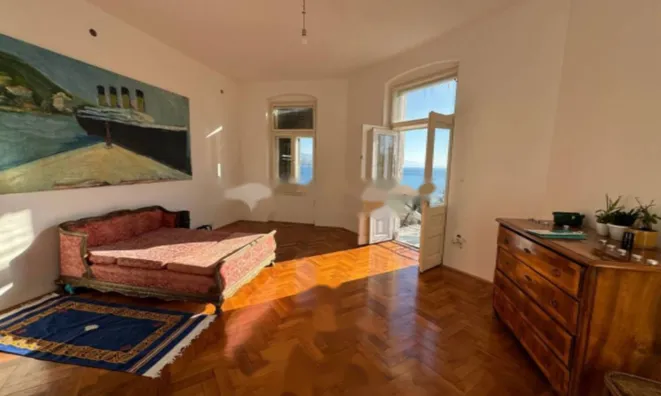 Недвижимость Трехкомнатная квартира, центр: 3