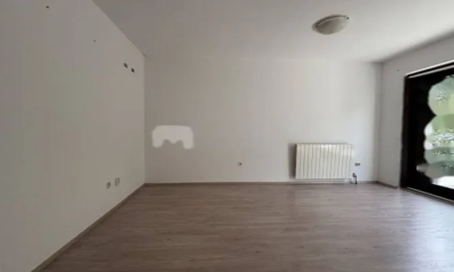 Недвижимость Трехкомнатная квартира Побрии: 2