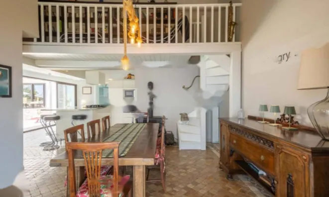 Недвижимость Семейный дом 330 м², Запад: 11