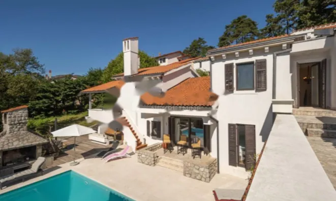 Недвижимость Семейный дом 330 м², Запад: 16