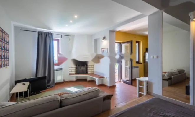 Недвижимость Семейный дом 330 м², Запад: 23