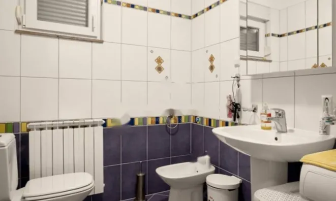 Недвижимость Трехкомнатная квартира в Центре: 13