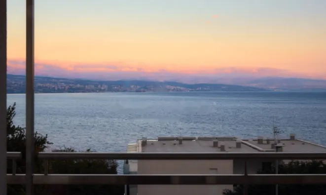 Недвижимость Трехкомнатная квартира в Центре: 16