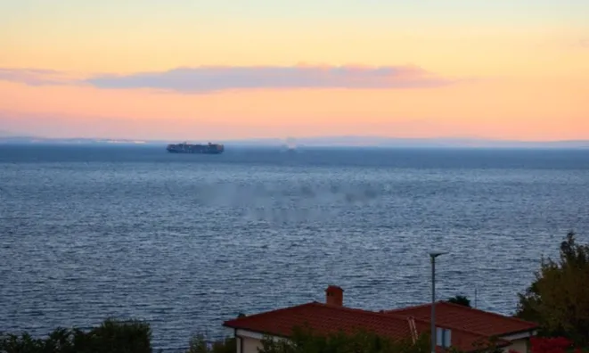 Недвижимость Трехкомнатная квартира в Центре: 18