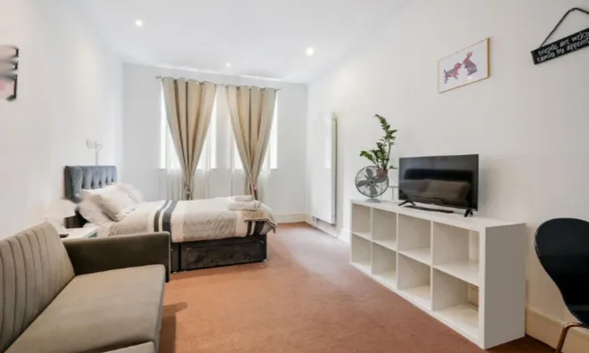 Недвижимость Bernhard Baron House, Henriques Street: 9