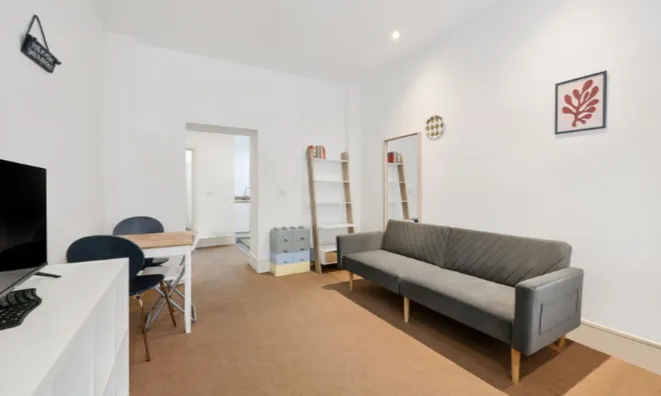 Недвижимость Bernhard Baron House, Henriques Street: 12