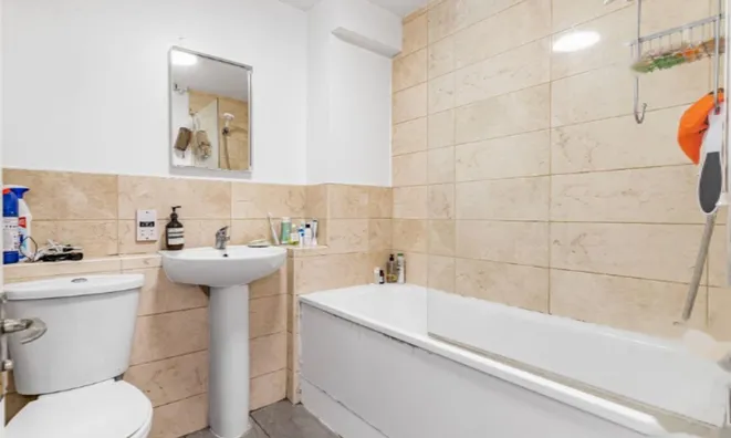 Недвижимость Newent Close: 2