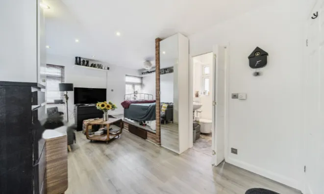 Недвижимость Wyndham Road: 4