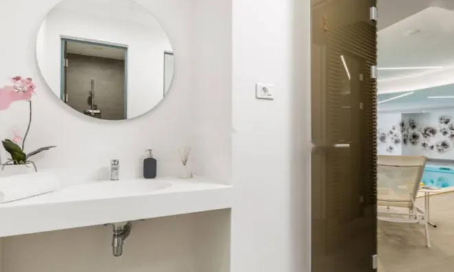 Недвижимость Двухкомнатная квартира в Центре: 4