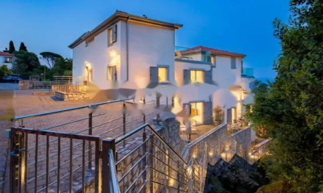 Недвижимость Двухкомнатная квартира в Центре: 9