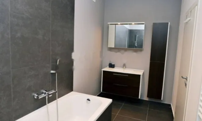 Недвижимость Двухкомнатная квартира в Центре: 12