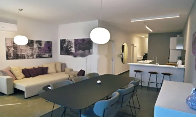 Недвижимость Двухкомнатная квартира в Центре: 13