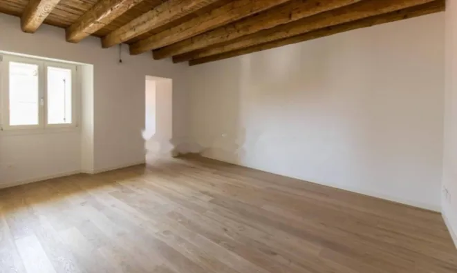 Недвижимость Квартира на улице Мадзини: 10