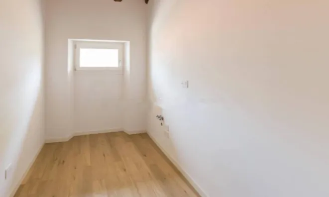 Недвижимость Квартира на улице Мадзини: 13