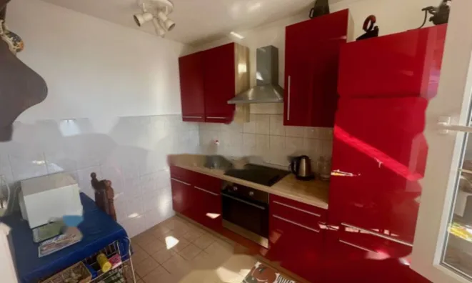 Недвижимость Двухкомнатная квартира в центре: 8