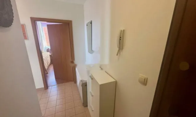 Недвижимость Двухкомнатная квартира в центре: 10