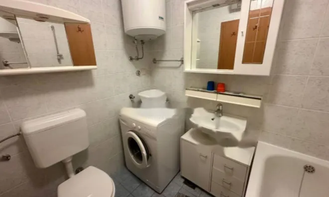 Недвижимость Двухкомнатная квартира в центре: 12