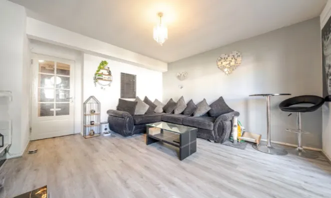 Недвижимость Longfield Estate: 3