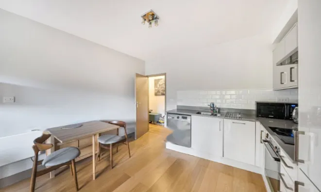 Недвижимость Rothsay Street: 10