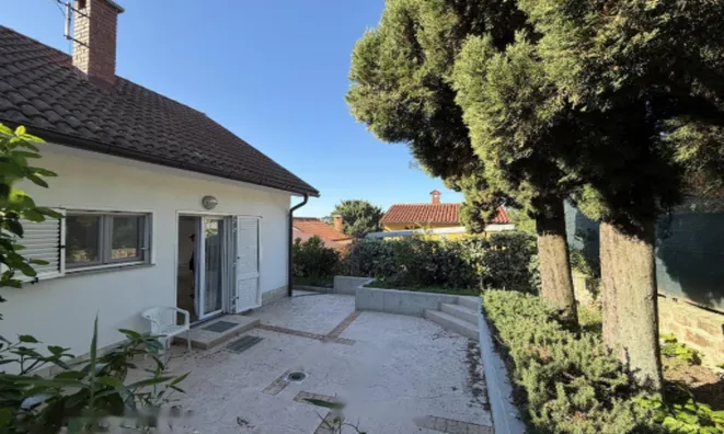 Недвижимость Дом с террасой в Портороже: 3