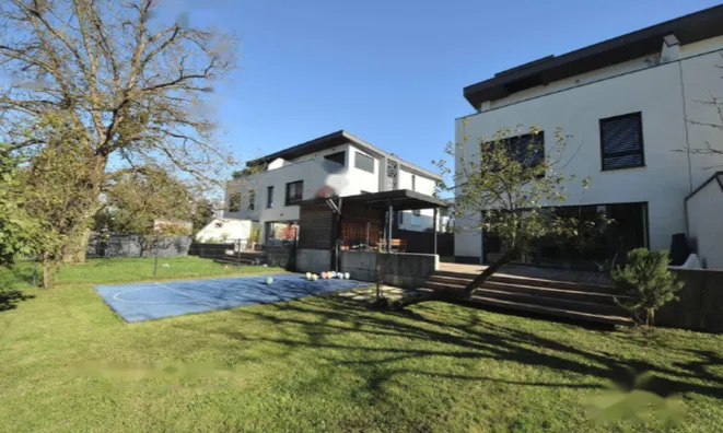 Недвижимость Двухэтажный дом Новый Трново: 1