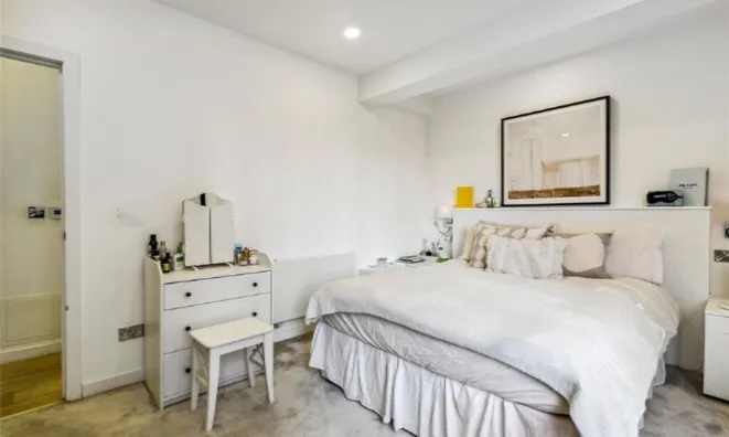 Недвижимость Swan Court, Chelsea Manor Street: 11