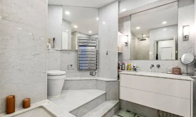 Недвижимость Swan Court, Chelsea Manor Street: 13