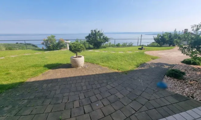 Недвижимость Дом в Изоле: 8