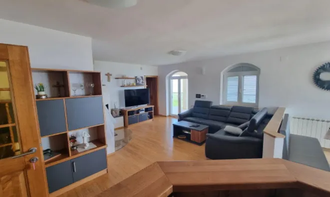 Недвижимость Дом в Изоле: 17