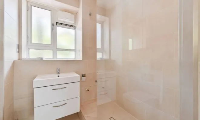 Недвижимость Strasburg Road, Battersea: 1