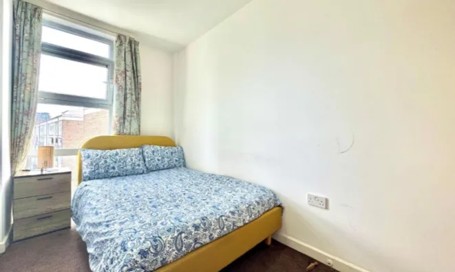 Недвижимость Watney Street: 2