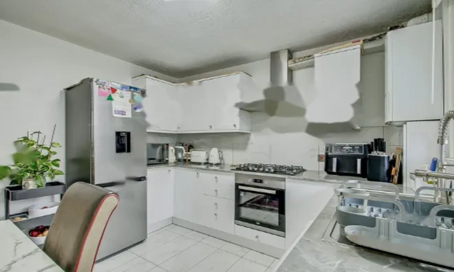 Недвижимость Ainsworth Close: 9