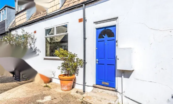 Недвижимость Fairfax Mews, Fairfax Road: 2